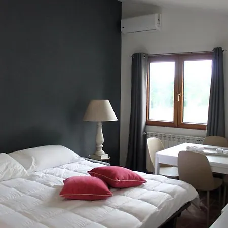 Apartment Con Piscina